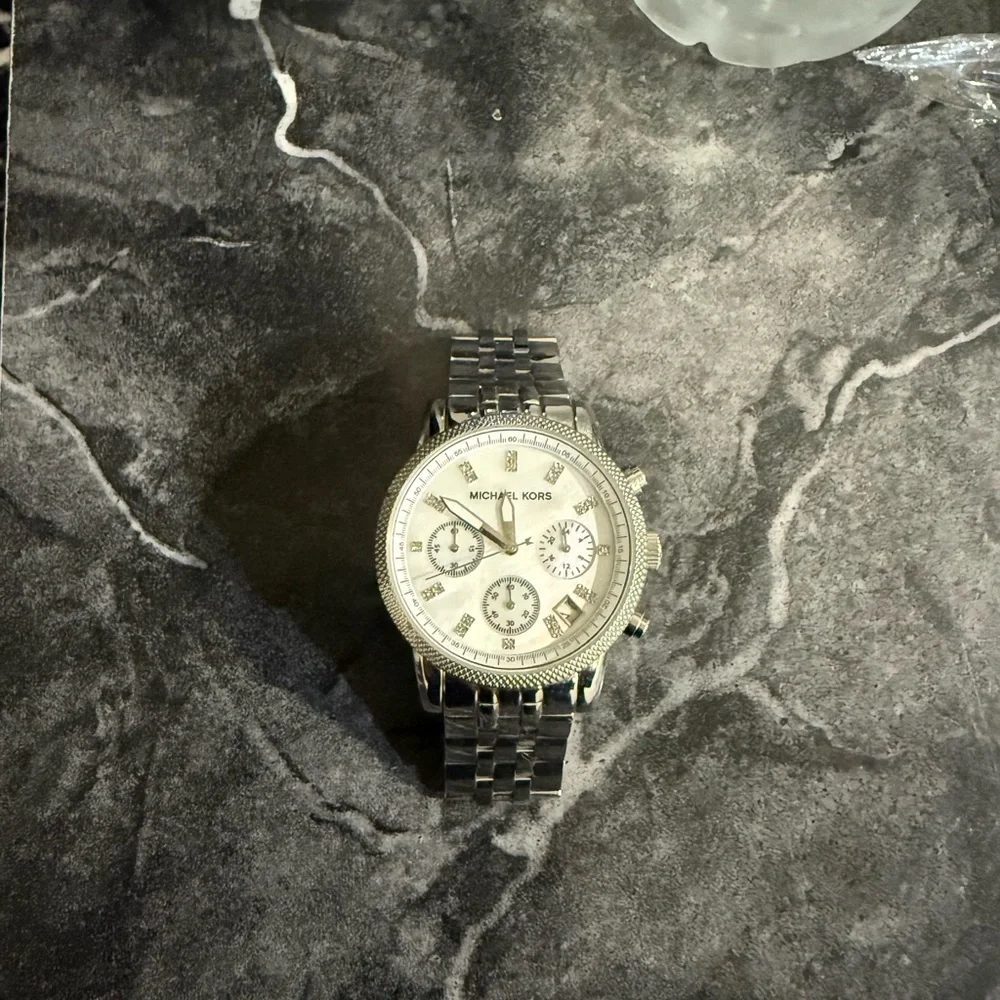 Michael Kors Metallic Silver Chronograph Watch - Picture 3 of 6